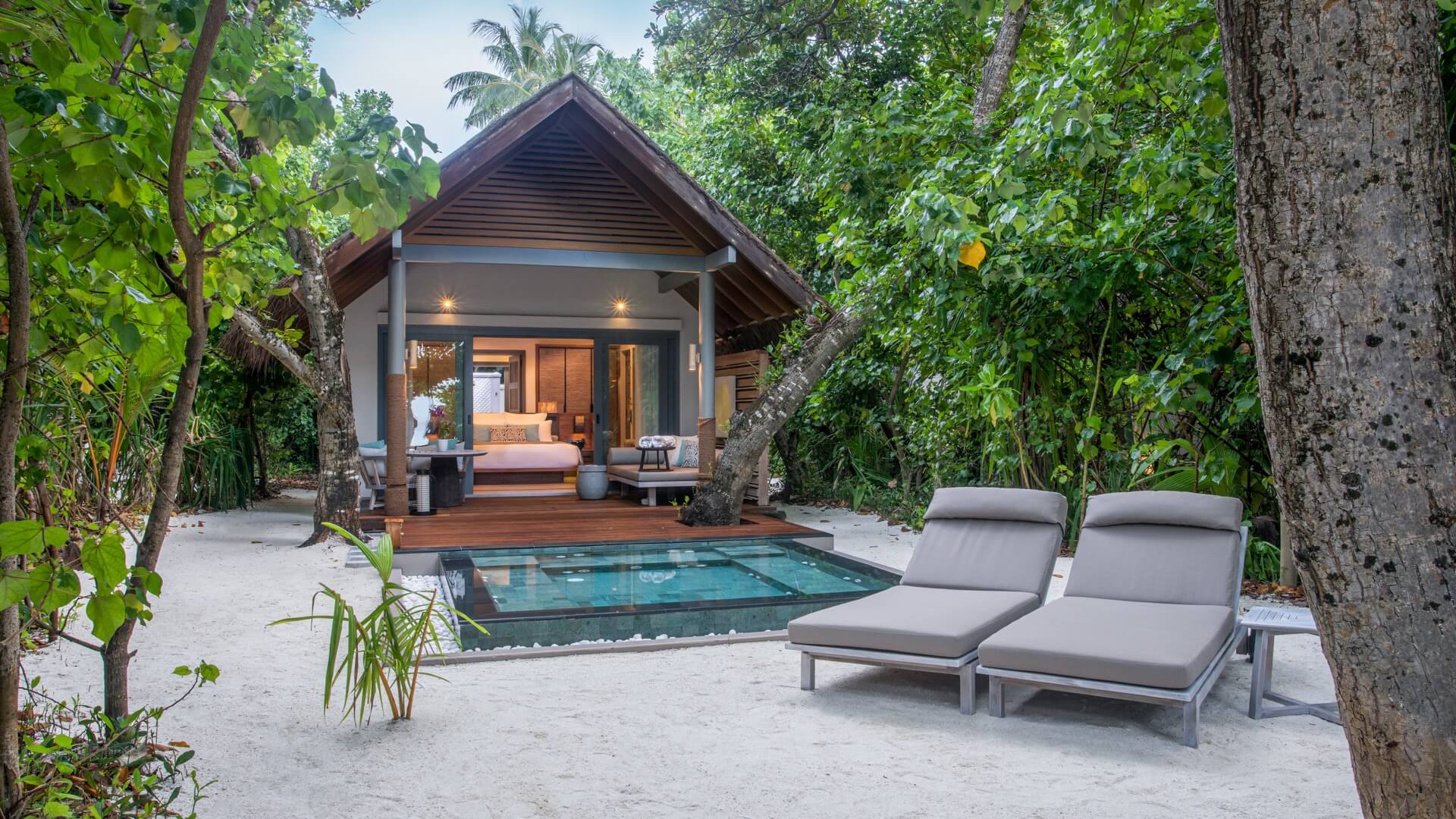 Beach Villa with Plunge Pool Exterior Vakkaru Maldives