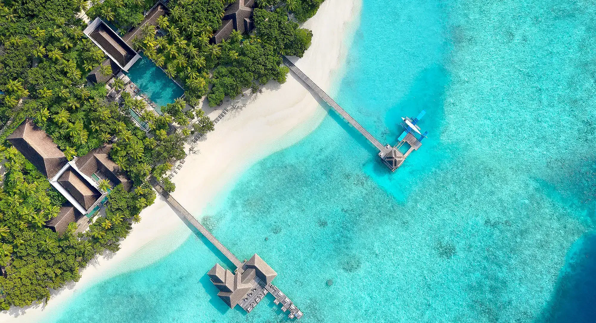 Vakkaru Maldives Jetty and Lagoon Bar Aerial