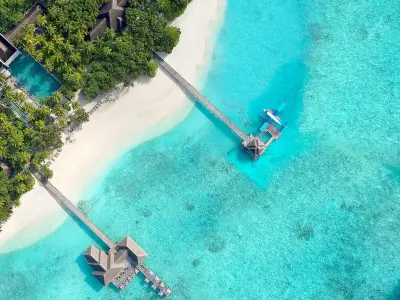 Vakkaru Maldives Jetty and Lagoon Bar Aerial